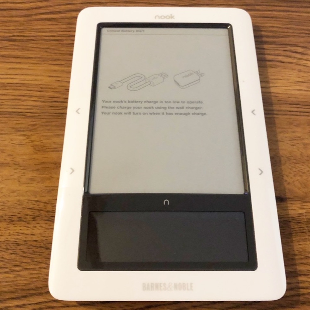 White Barnes & Noble Nook 📚